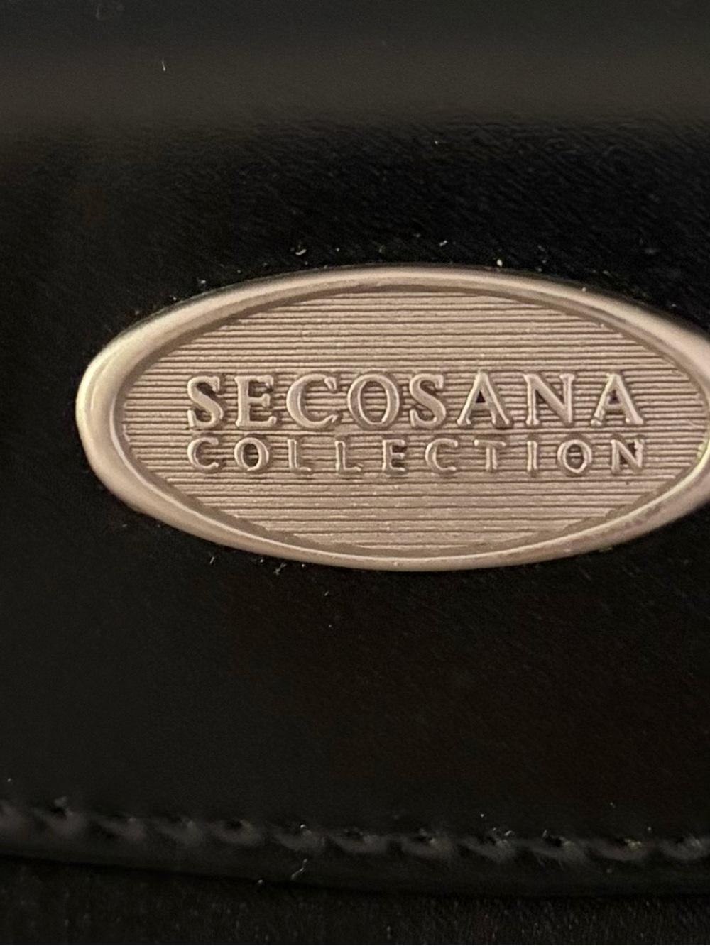 Secosana Collection Black Leather wallet  with Silver Plaque